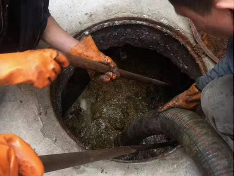 饶河清理化粪池时如何避免沼气的危害?